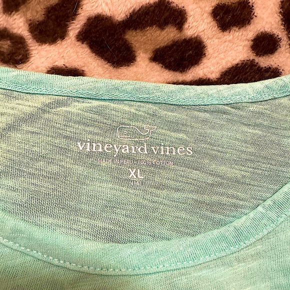 EXCELLENT/LIKE NEW/PRE-OWNED condition VINEYARD VINES girls whale tee - Picture 3 of 4